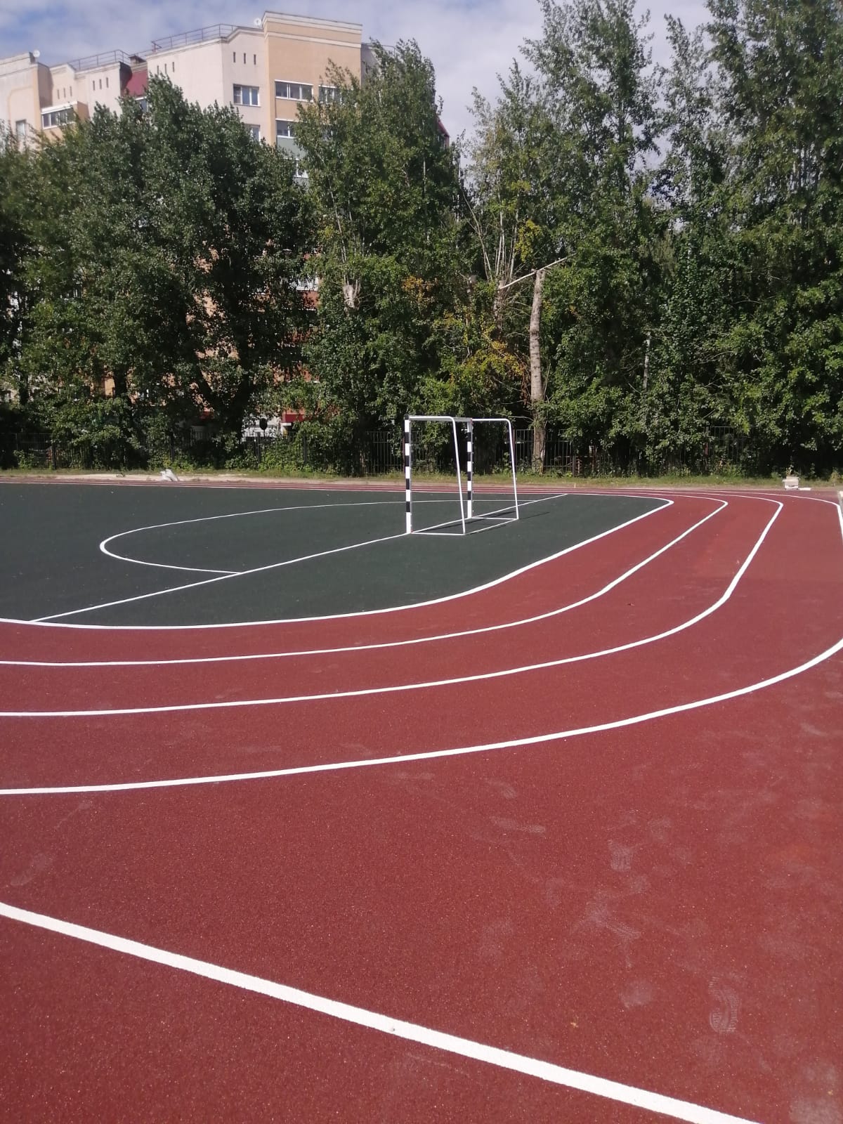 Фотография школы.